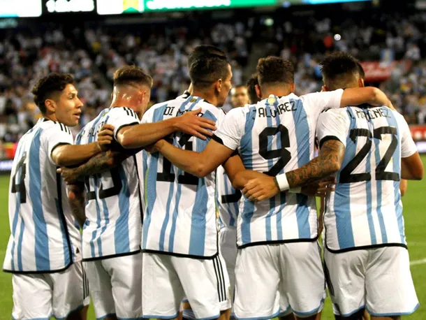 Argentina enfrenta Emiratos Árabes en