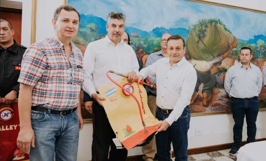 Entregaron elementos a bomberos de