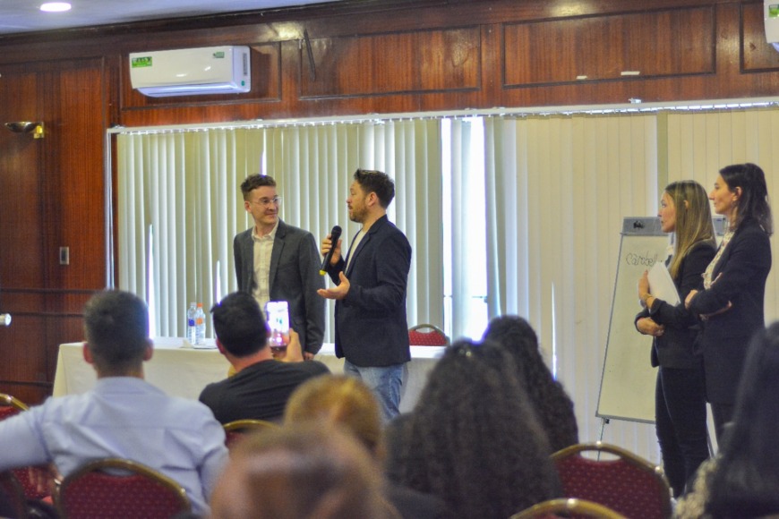 Escuela de Negocios certificados 4 - 3