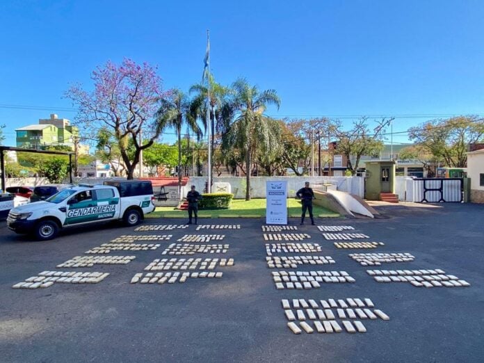 Gendarmes hallaron casi media tonelada