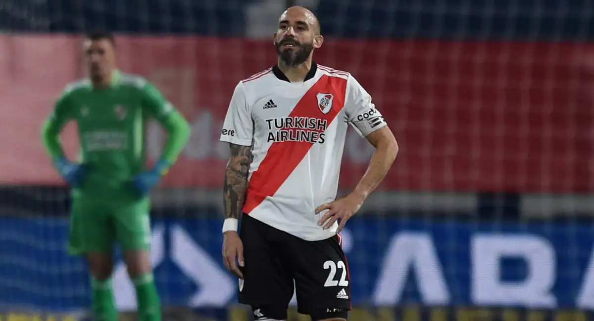 Javier Pinola anunció su retiro