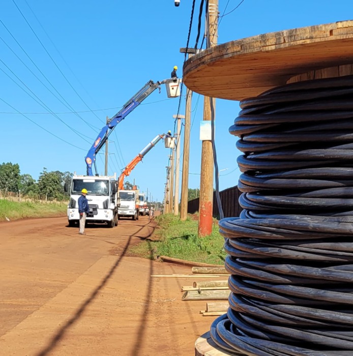 Nuevo tendido eléctrico en línea de 33 KV de Posadas (2)