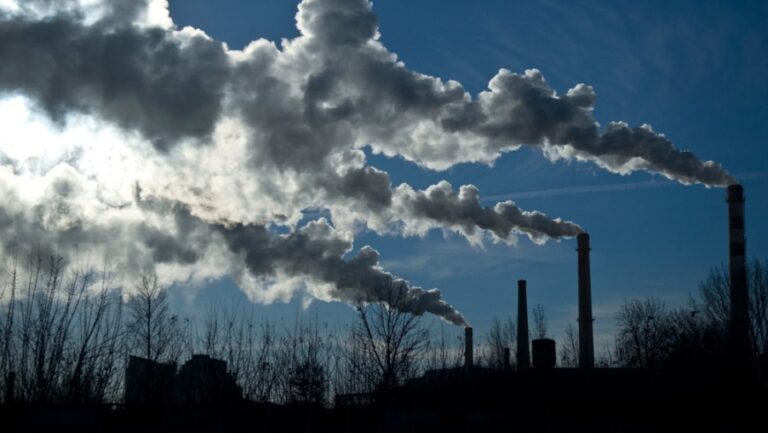 Alertan que la contaminación ambiental alcanzará un aumento récord en 2022