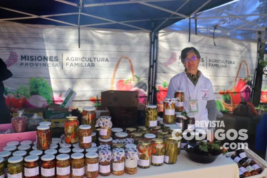 Exitosa “Expo de la Agricultura Familiar” en la plaza San Martín de Posadas
