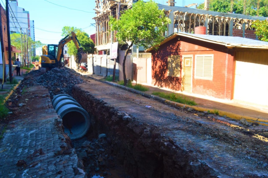 Trabajan en la mejora del sistema de desagües del barrio Tajamar