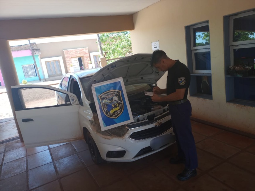 Recuperaron dos vehículos robados en Buenos Aires e incautaron otros dos con los papeles falsos 3 6 - vehiculos robados 2 - 5