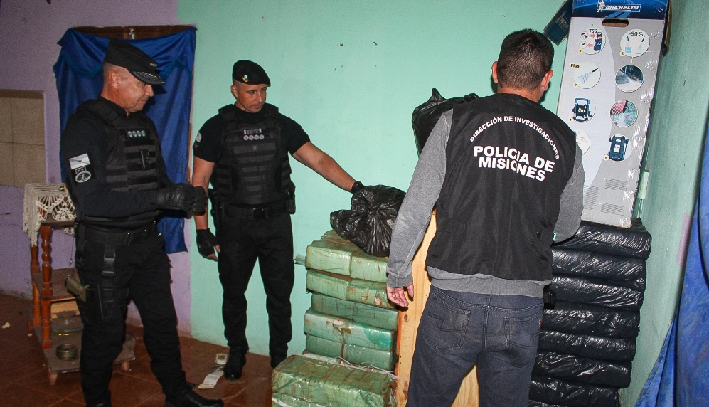 Garupá: incautaron cargamento de marihuana valuado en $200 millones en un presunto aguantadero de motos