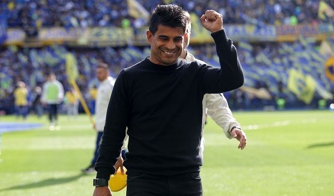 Hugo Ibarra firmará contrato y será técnico de Boca por un año más