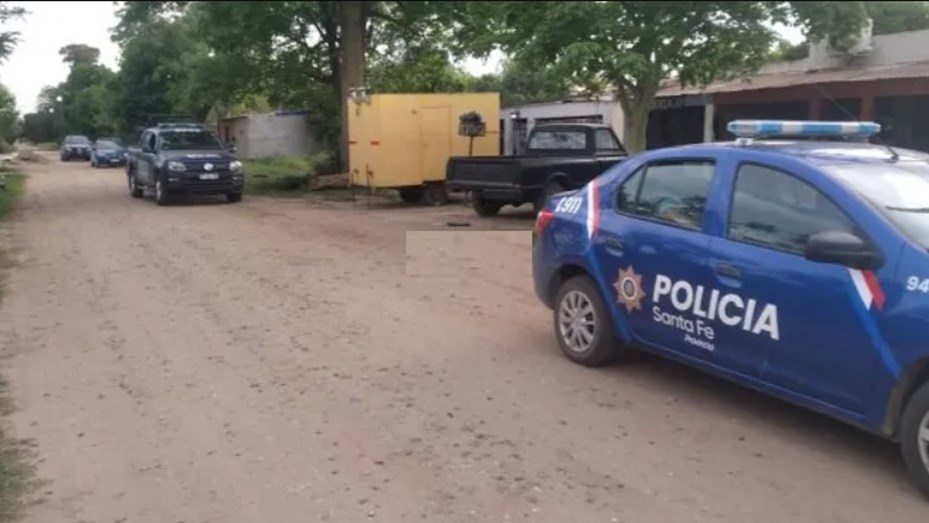 Santa Fe: buscan al hombre que baleó a su propio hijo mientras festejaba el triunfo de Argentina Santa Fe: buscan al hombre que baleó a su propio hijo mientras festejaba el triunfo de Argentina