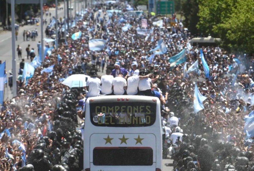 Tapia se disculpó con los hinchas por el fallido operativo de seguridad