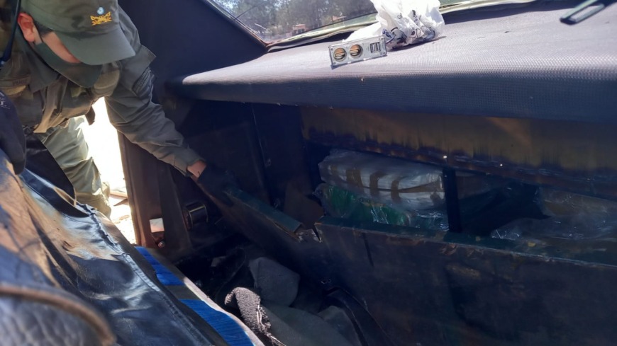 Modificó un coche fúnebre para trasladar marihuana: lo detuvieron en Santa Ana 7 13 - coche funebre con marihuana 3 - 12