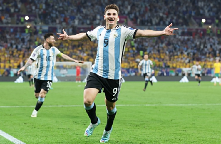 Con gol de Messi y Álvarez, Argentina se impone 2-1 ante Australia