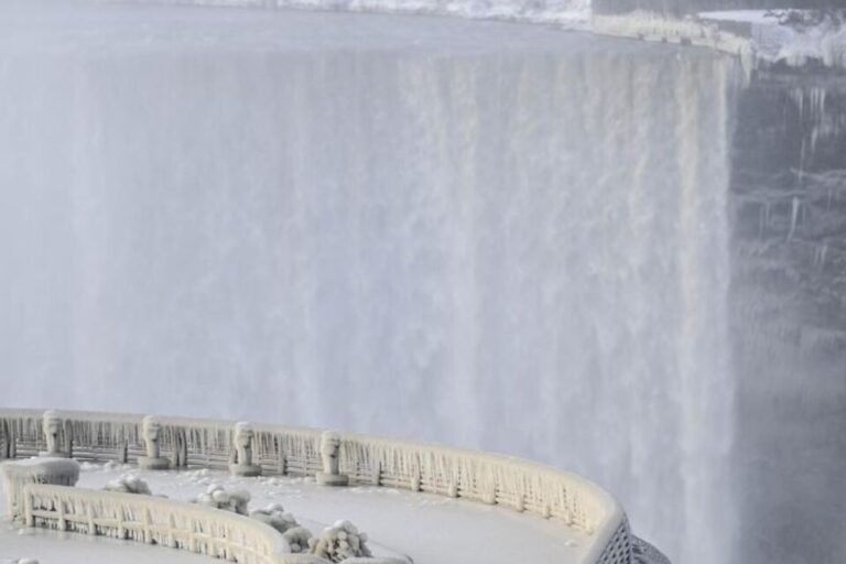 Las impactantes imágenes de las Cataratas del Niágara congeladas