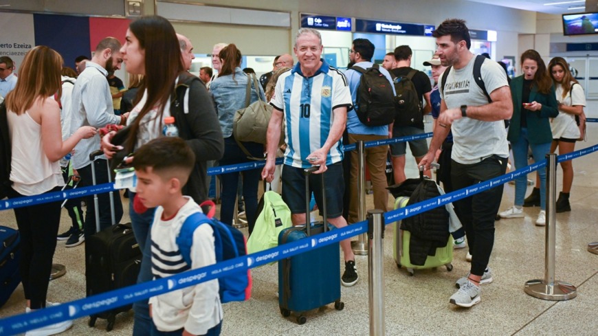 Furor: Aerolíneas lleva a argentinos en un nuevo vuelo a Qatar