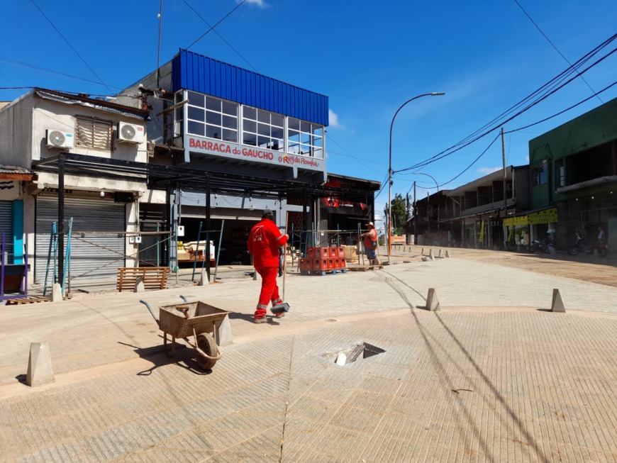 Puerto Iguazú: la obra de avenida Brasil ya llegó hasta el sector de la Feirinha