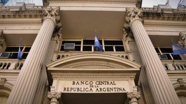 Advierten que la deuda del Banco Central ya supera los 15 billones de pesos