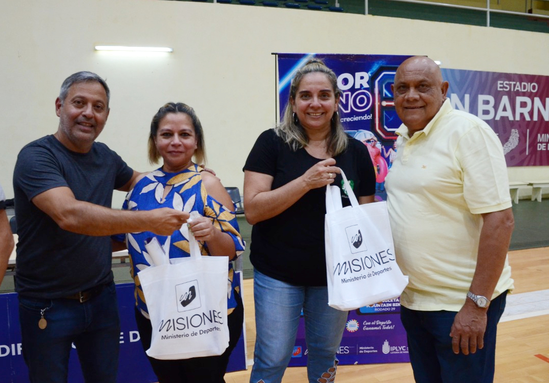 Entidades deportivas obereñas recibieron el Deporbono 6 3 6 - Deporbono Obera 6 - 5