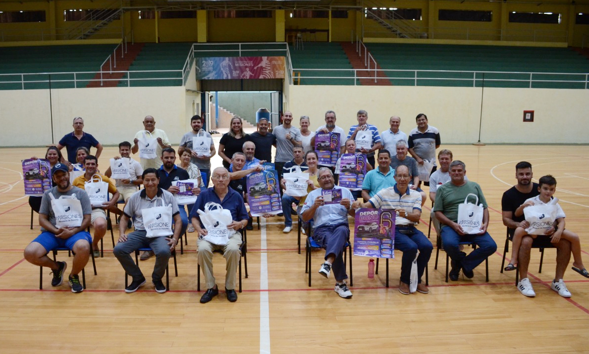 Entidades deportivas obereñas recibieron el Deporbono 6 1 2 - Deporbono Obera 8 - 1