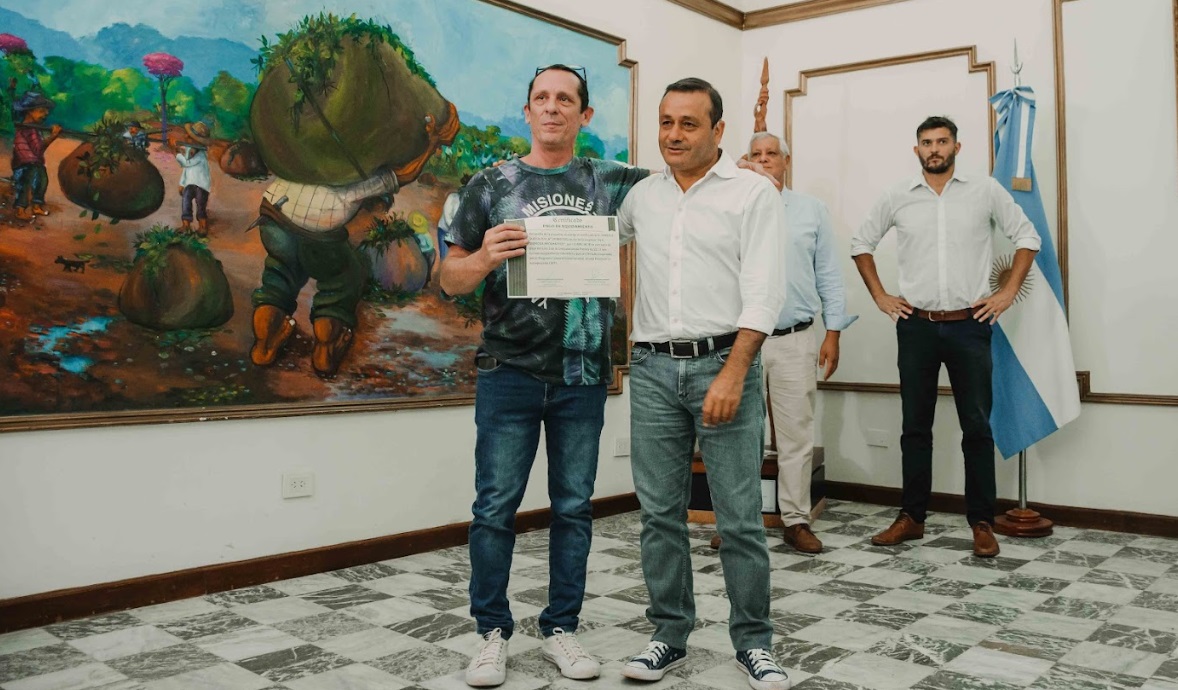 Entregaron créditos a productores forestales de la provincia