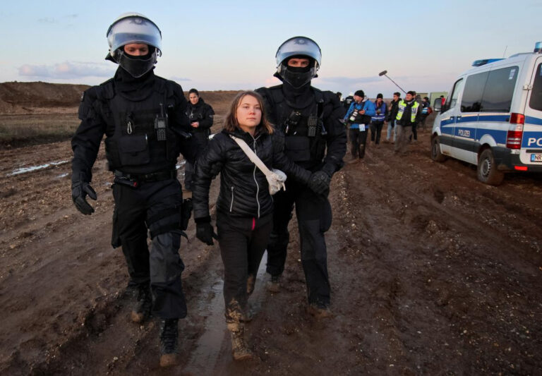 Greta Thunberg fue detenida en Alemania durante una protesta contra una mina de carbón
