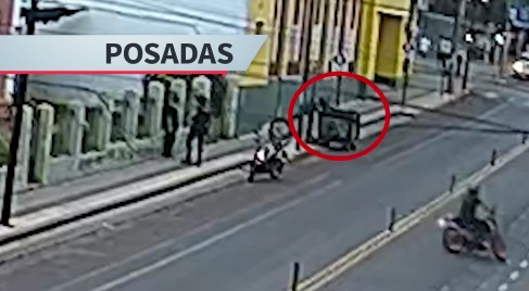 Fueron captados por las cámaras cuando ocultaban un electrodoméstico robado en un basurero