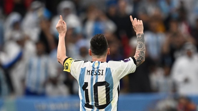 Subastarán seis camisetas que Messi utilizó en el Mundial de Qatar 2022