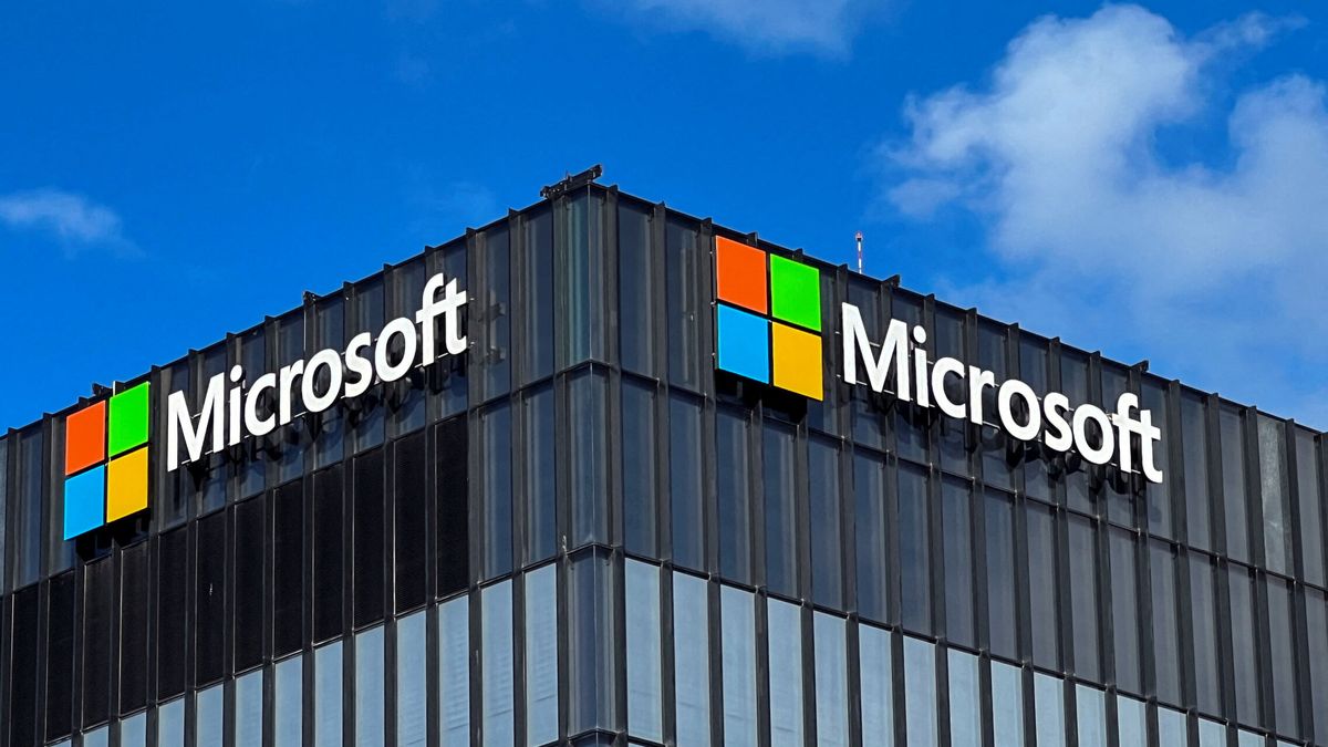 Microsoft planea despedir a 11 mil personas