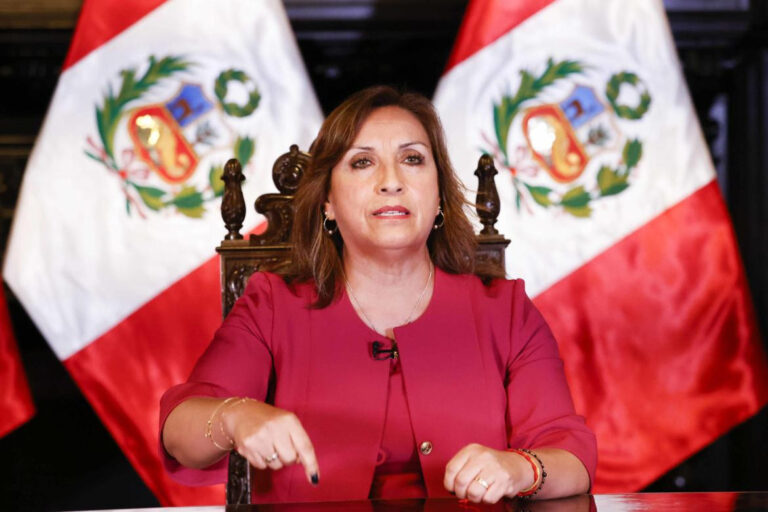 Perú: aprobaron reconsiderar la votación sobre el adelanto de elecciones