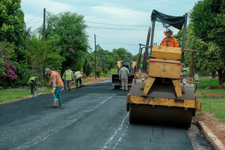 Vialidad Provincial continúa con las tareas de pavimento urbano en San Javier