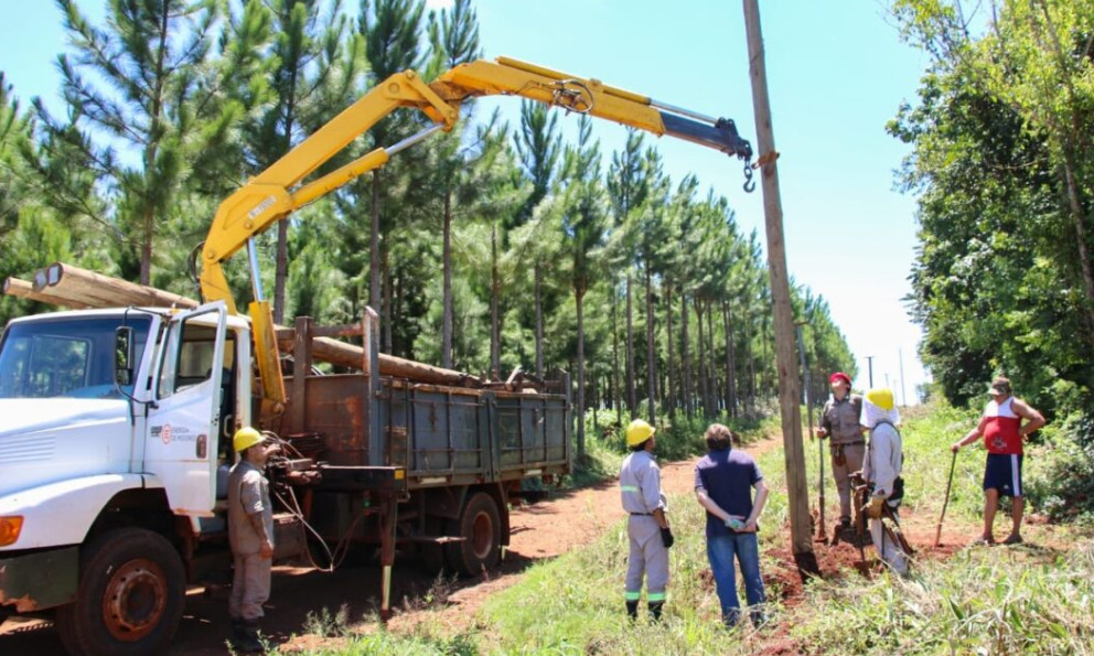 Unas 200 familias de Colonia Delicia ya cuentan con energía eléctrica de calidad