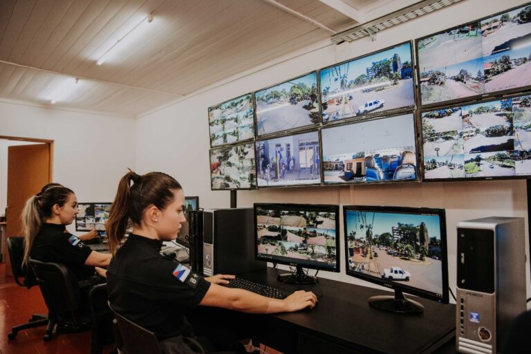 Cámaras lectoras del 911 detectaron un vehículo robado que circulaba con patentes falsas en Posadas