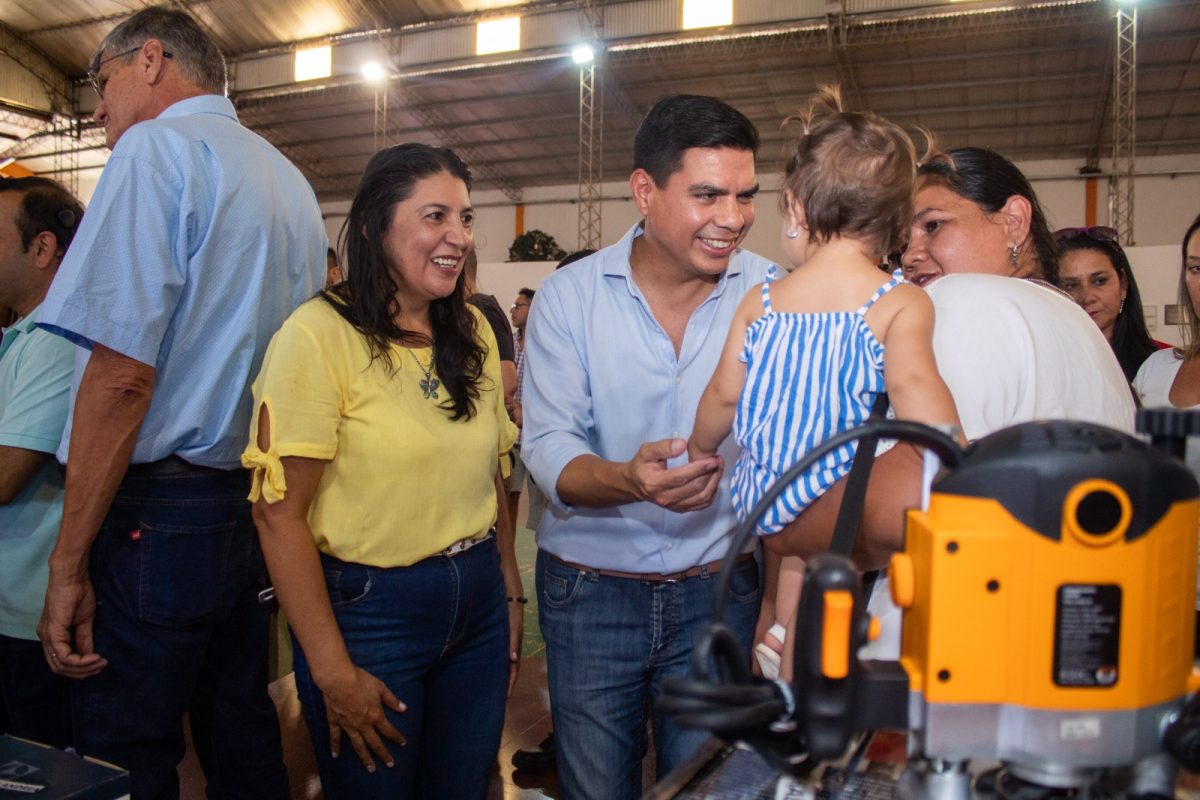 Desarrollo Social entregó microcréditos a emprendedores de Puerto Esperanza 1 2 - Desarrollo Social 1 1 - 1