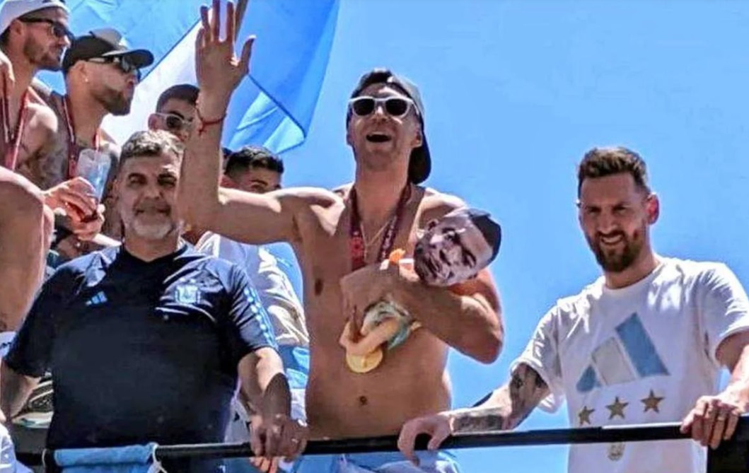 Dibu Martínez