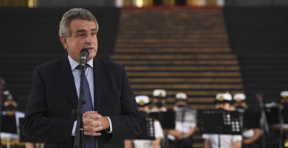 Fernández le toma juramento a