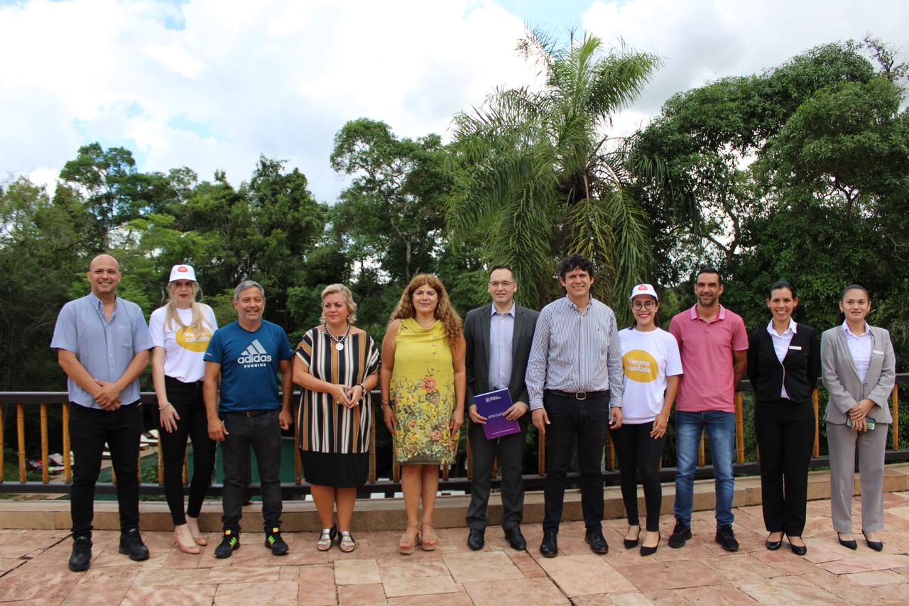 Firma-de-convenio-en-el-Loi-Suites-Hotel-Iguazu-1