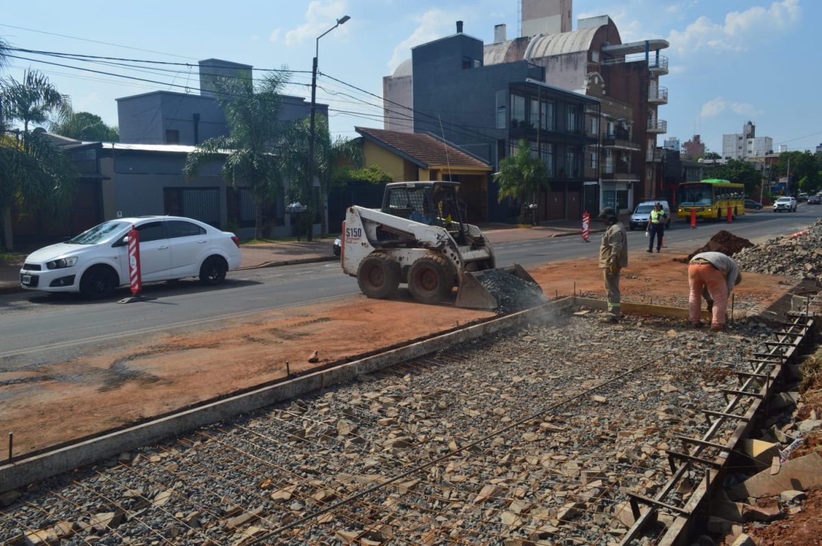 Posadas: construyen una dársena de colectivos sobre la avenida López Torres
