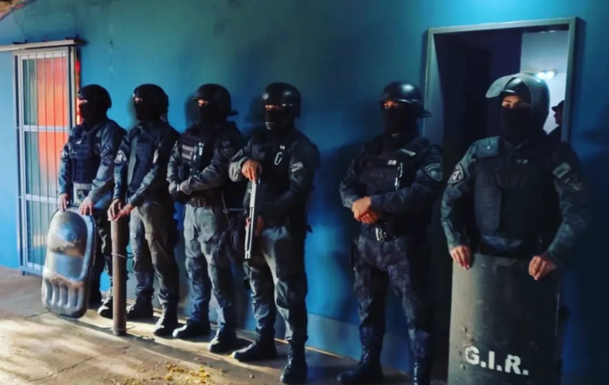 Posadas: en medio de cuatro allanamientos recuperaron casi $800 mil y detuvieron a un hombre