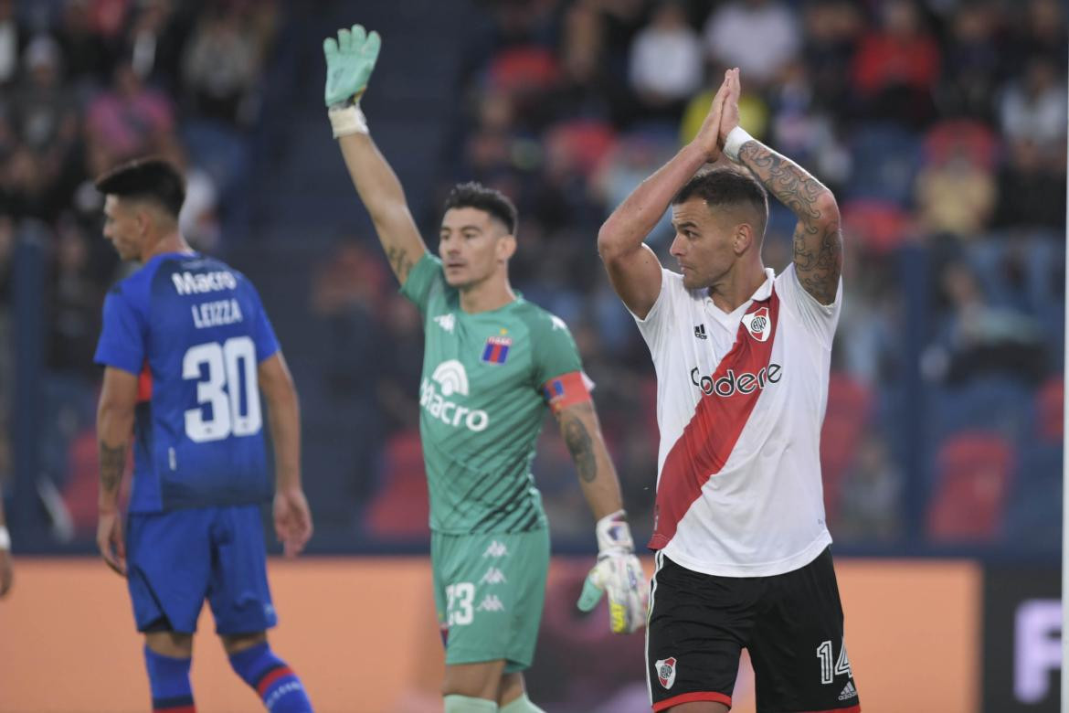 River venció a Tigre y se prendió en la pelea por el campeonato