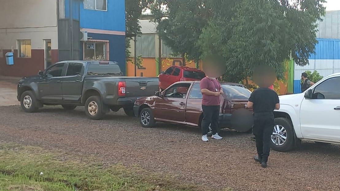 Detuvieron a dos personas por el robo a una pareja en San Vicente 2 4 - San Vicente 5 - 3