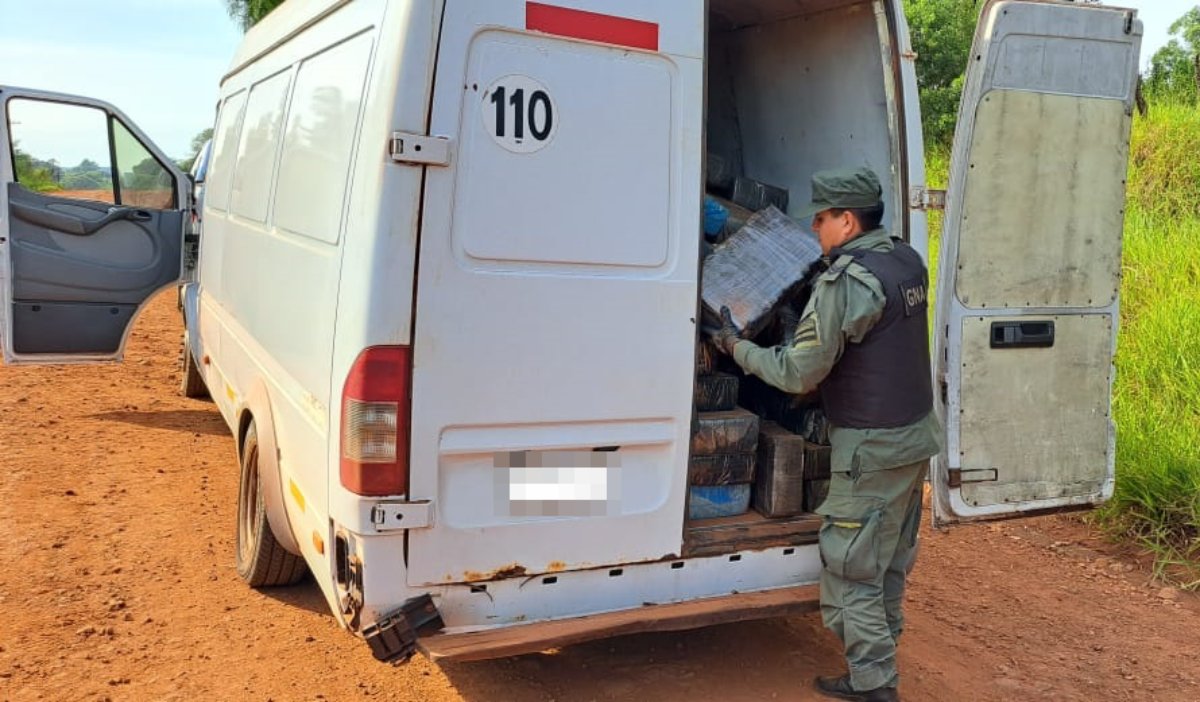 Secuestraron seis toneladas de marihuana en Santo Pipó y Jardín América 1 2 - Santo Pipo y Jardin America 2 - 1