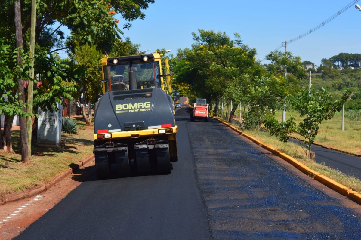 Posadas: repavimentan más de diez cuadras de la avenida Fangio