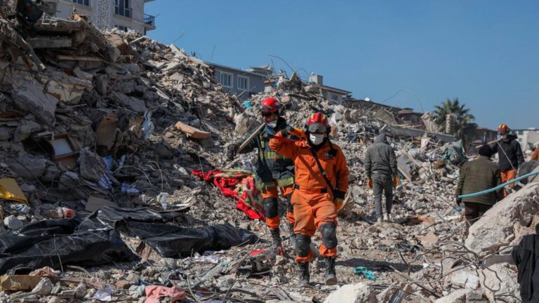 Turquía: la cifra de muertos por el terremoto se elevó a 41.020