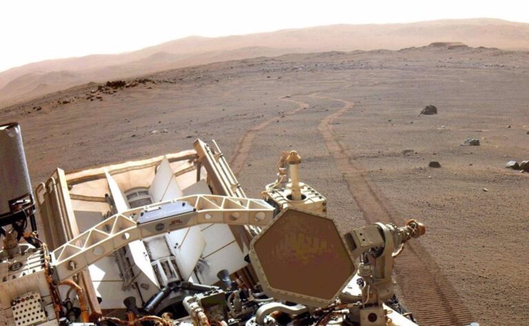 Encontraron evidencia de un antiguo lago en Marte