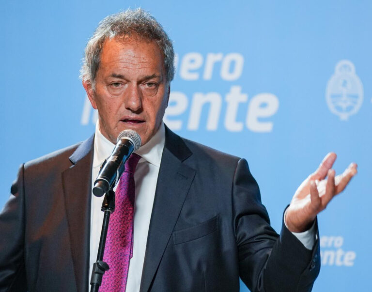 Scioli lanzó su precandidatura presidencial en el Frente de Todos