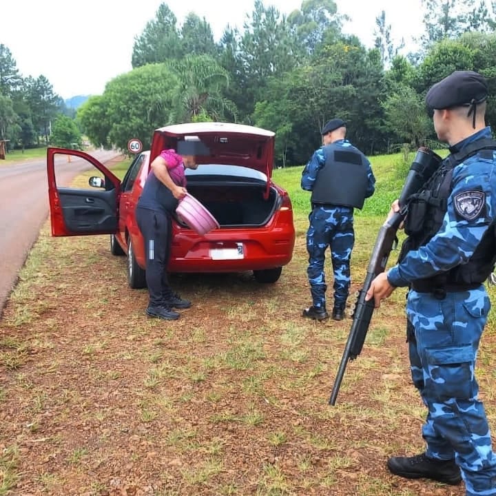 Con unos 4 mil agentes, la Policía brinda seguridad durante el fin de semana largo 3 6 - seguridad 4 - 5