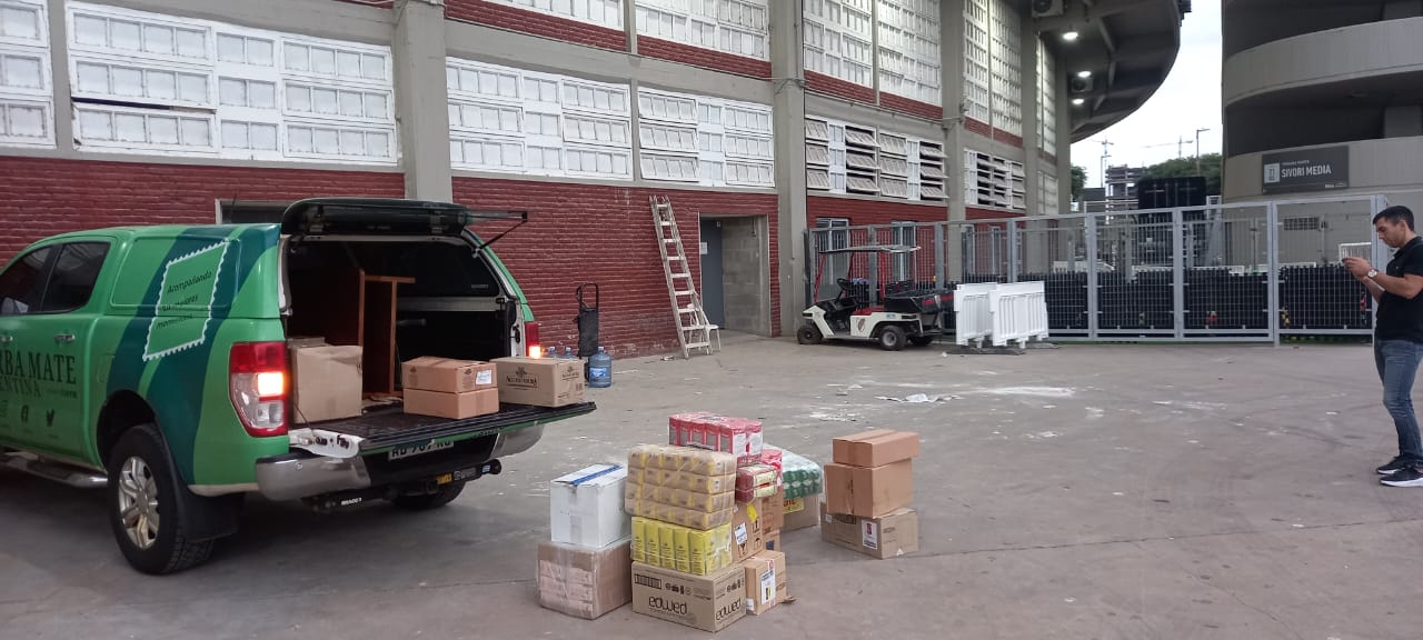 El INYM obsequió yerba mate y otros presentes a los campeones del mundo de Qatar 2022