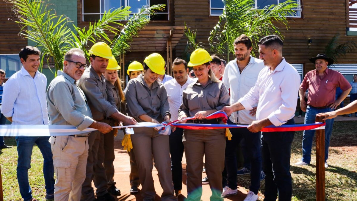 Inaguraron el nuevo Centro Tecnológico de la la Madera en Salto Encantado
