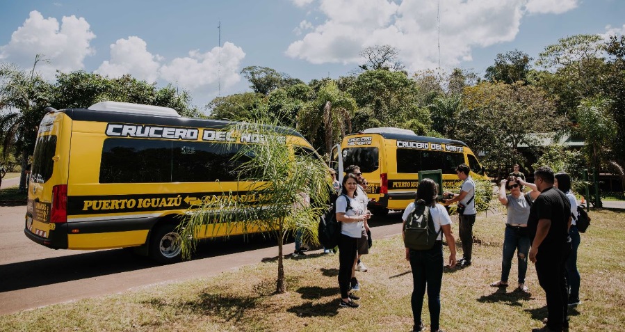 Inauguraron la línea de colectivos que une Puerto Iguazú-Moconá