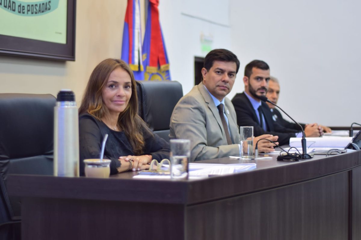 Infancias y Adolescencias 1 - 3