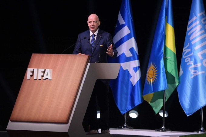 Gianni Infantino seguirá como presidente de la FIFA hasta el 2027